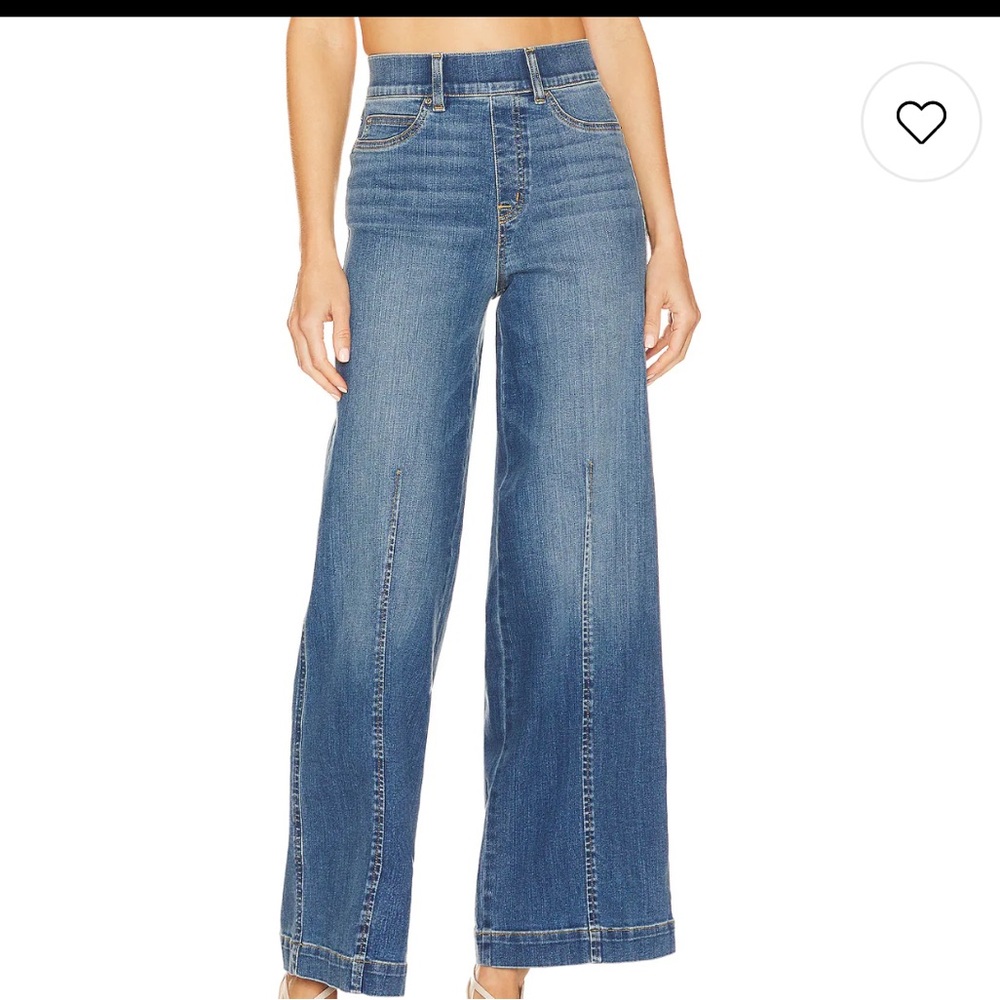 Spanx high waist wide leg
Front seam jeans.